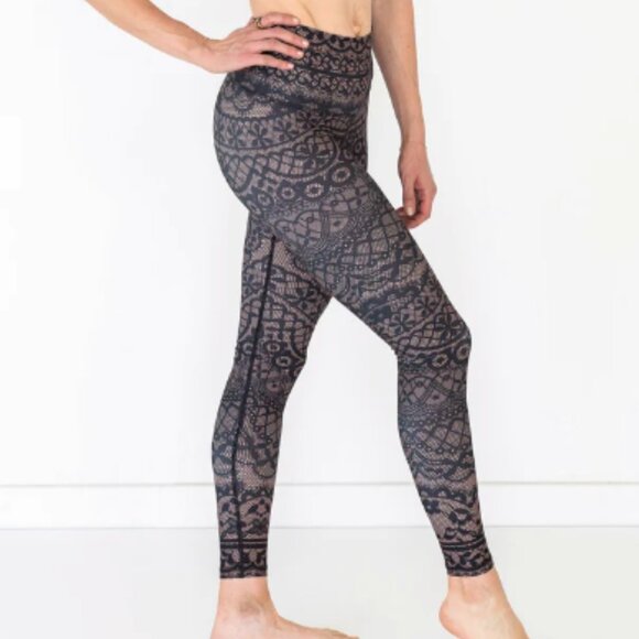 Niyama Sol Sofia Lace Leggings - Picture 2 of 15